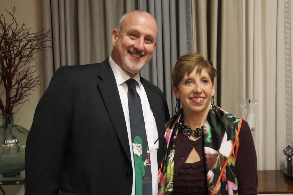 (above, l-r) Gary and rachel Kapner of CW&I Creative Wallcoverings & Interiors hosted the Chamber Holiday Event.