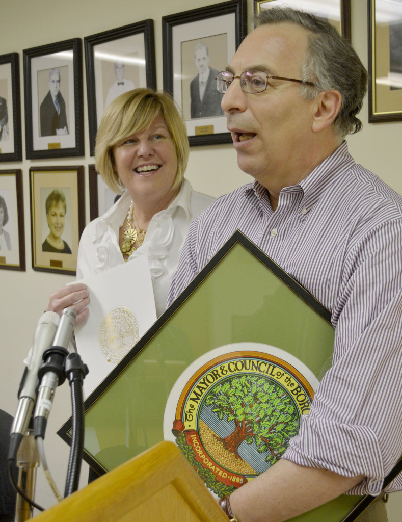 (above) Former Councilman Dan Levine thanks Mayor Colleen Mahr and the Council after he was presented with a framed borough seal at a borough council meeting in Fanwood, NJ, Tuesday, Jan. 19, 2016. Levine stepped down at the end of 2015 after serving a threeyear term on the Council. Photos by Brian Horton