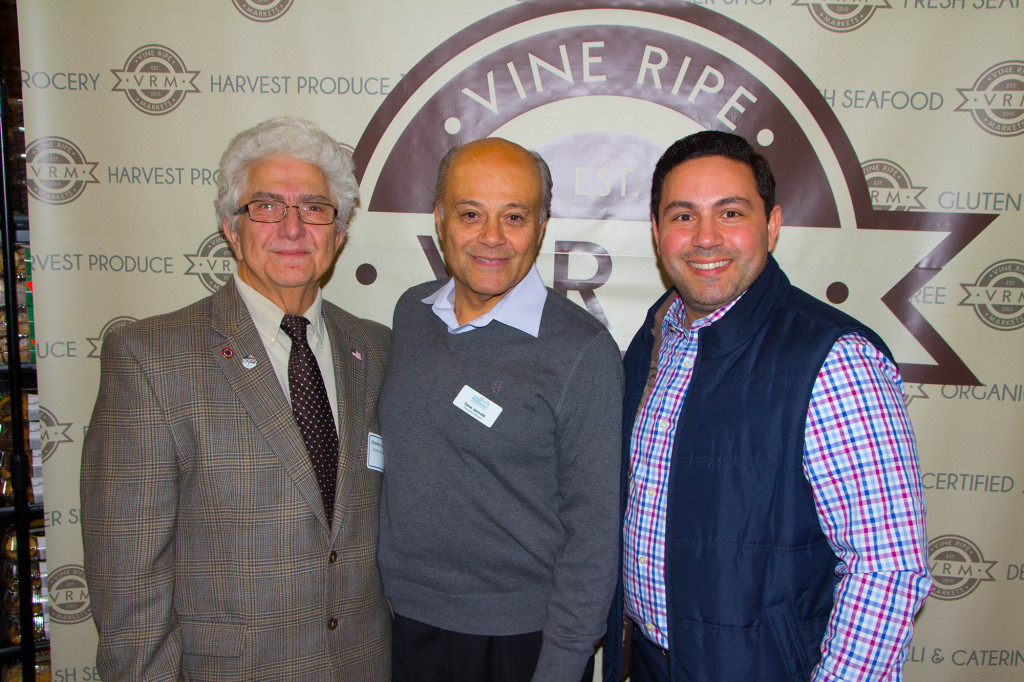 (above, l-r) Garwood Mayor Charles Lombardo, Chamber Executive Director Gene Jannotti,and Vine Ripe partner Frank Bruno.