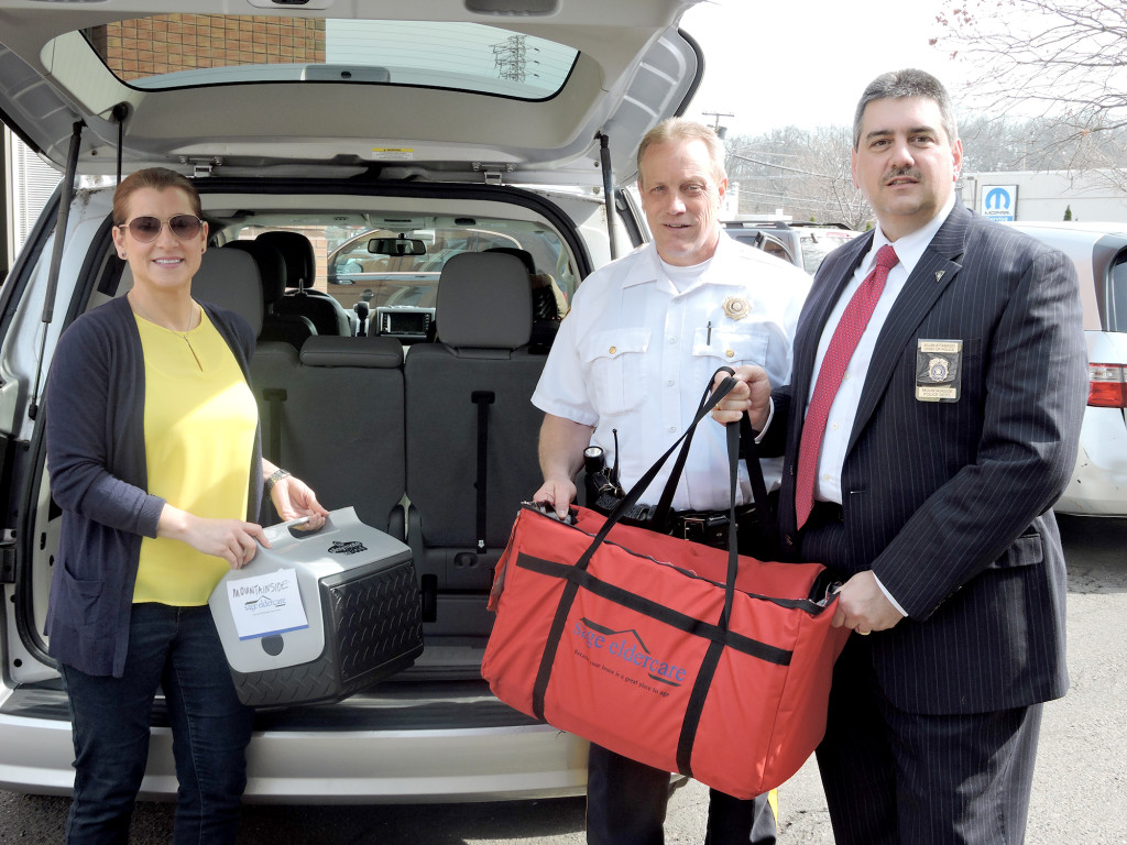 (above, l-r) Rachel Patar of Mountainside, Mountainside Lieutenant Tom Murphy and Police Chief Allan V. Attanasio