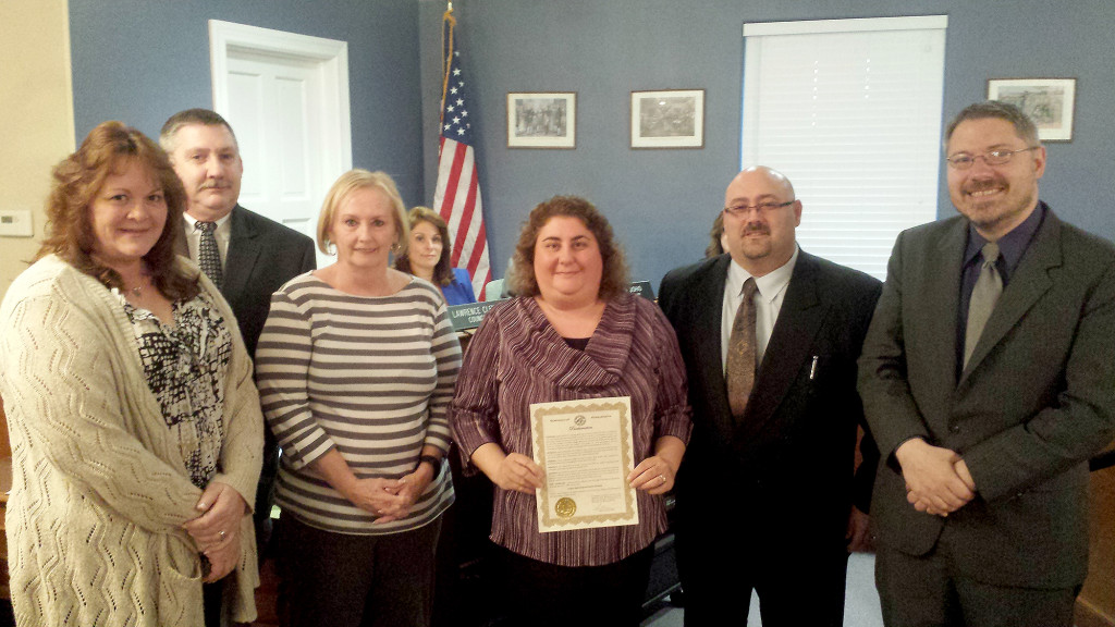 (above, l-r) Diane O’Neill, Robert Ordway, Kathi Moschitta, Lisa Wood, Mayor Anthony DeLuca and Michael Maziekien.