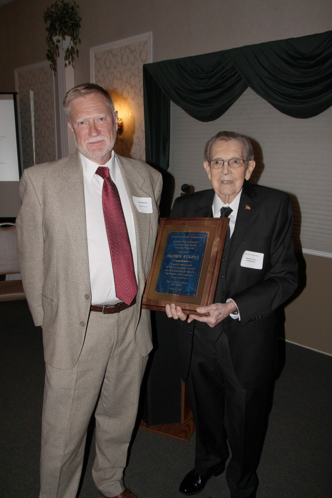 (above) Mathew Kurzius received a LIA Business and Community Contribution Award.