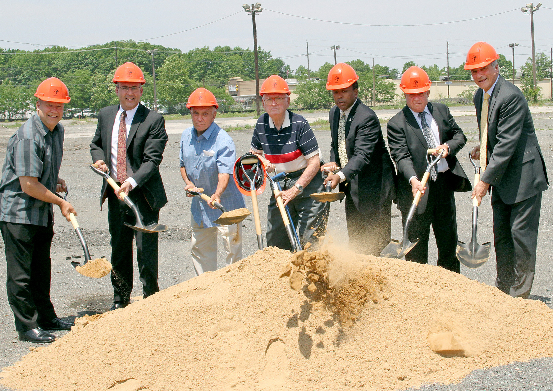 Renna Media | Hartz Mountain Industries Breaks Ground on Linden ...