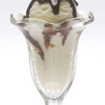 ice-cream-sundae-616430