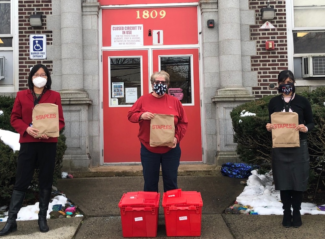 Renna Media Franklin Elementary Receives Donation from Staples Store