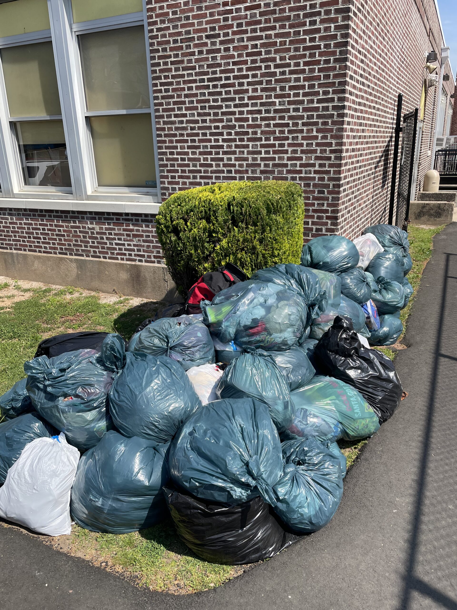 Renna Media Franklin Elementary Holds Clothing Drive